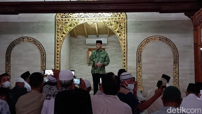 Anies Baswedan di Masjid Gede Kauman, Jogja, Jumat (8/4/2022).