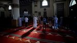 Bikin Betah Saat Ibadah, Suasana Masjid di Dubai Ini Adem Banget