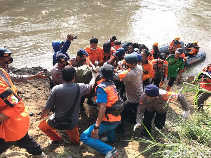 Bocah Ngawi yang tenggelam di sungai ditemukan tewas