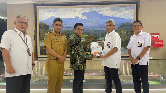 Bupati Bandung Dadang Supriatna