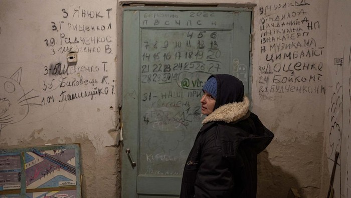 A drawing is seen on a wall inside the basement of a school, as Russia's invasion of Ukraine continues, in the village of Yahidne, near to Chernihiv, Ukraine, April 6, 2022.  REUTERS/Marko Djurica SEARCH 