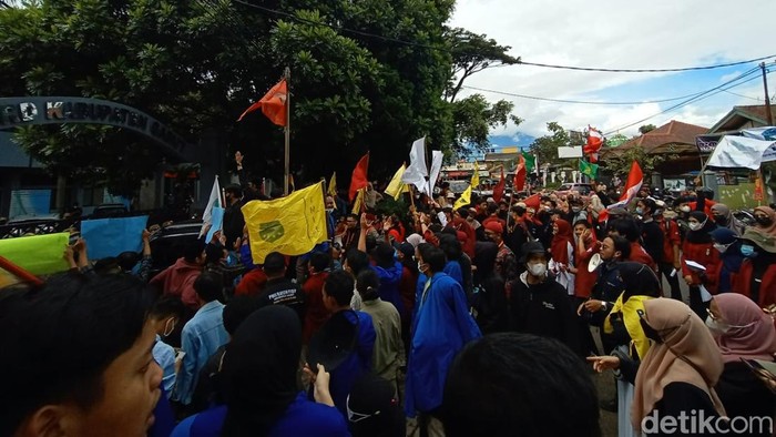 Demo mahasiswa di Garut.