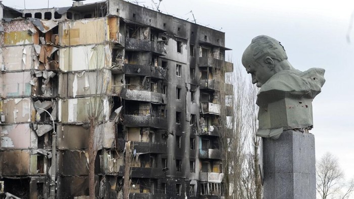 Presiden Ukraina Volodymyr Zelensky mengatakan Borodyanka alami nasib yang lebih mengerikan dari Bucha imbas serangan Rusia ke Ukraina. Begini kondisi di sana.