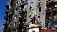 Jaksa Agung Ukraina Irina Venediktova menyalahkan Moskow yang dinilainya sengaja menargetkan area sipil sebagai sasaran. Dia menyatakan tak ada tempat militer di Borodianka, namun tetap saja kota itu diserang. REUTERS/Zohra Bensemra.