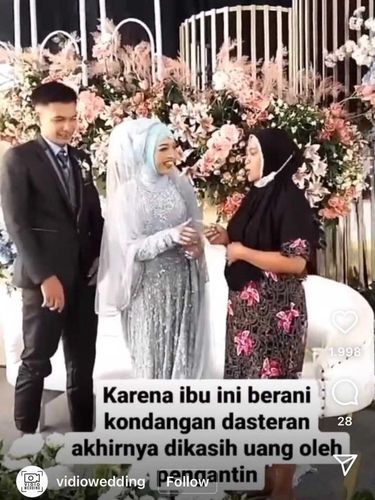 Emak-emak viral datang ke acara undangan pakai daster.
