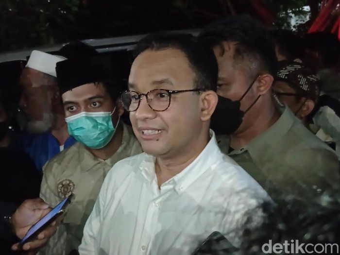 Gubernur DKI Jakarta Anies Baswedan di Masjid Kampus UGM, Kamis (7/4/2022).
