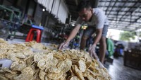 Keripik tempe tersebut dijual dengan harga Rp50 ribu - Rp70 ribu per kilogram tergantung kualitas.