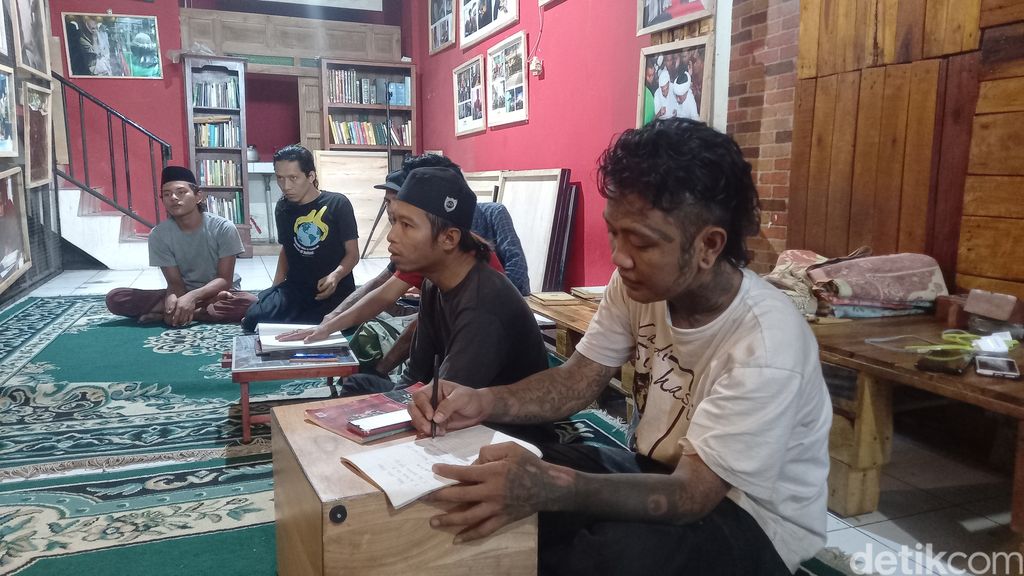 Halim Ambiya pendiri Pondok Tasawuf Underground. (Khairul Ma'arif/detikcom)