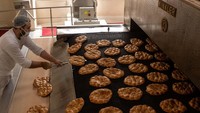 Roti sudah menjadi makanan pokok bagi rakyat Turki. Istilahnya di Indonesia, seperti nggak makan kalau belum makan nasi.