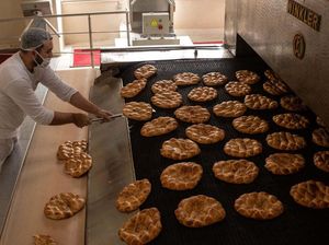 Harumnya Pide, Roti Khas Turki yang Hanya Ada di Bulan Ramadan