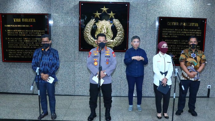 Kapolri Jenderal Listyo Sigit Prabowo memastikan stok BBM bersubsidi aman dan tepat sasaran. Polisi akan mengawal agar distribusi BBM bersubsidi tepat sasaran. (dok Istimewa)