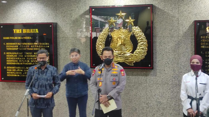 Kapolri Jenderal Listyo Sigit Prabowo (tengah)-(Azhar-detikcom)