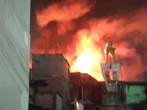 Kebakaran Rumah di Kalideres Jakbar, 17 Mobil Damkar Dikerahkan