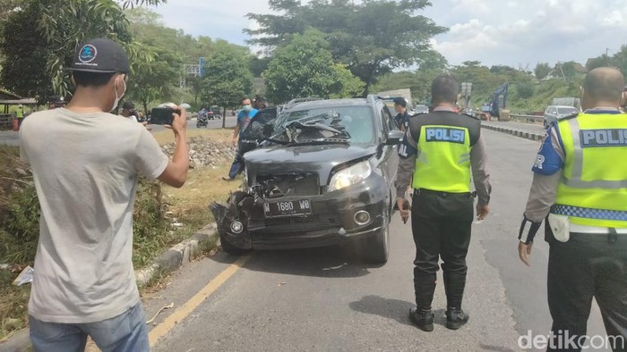 Kecelakaan di Akses Suramadu Bangkalan.