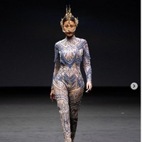 Fashion show Hian Tjen di Arab Fashion Week 2022 berlangsung di Dubai Design Distict, Uni Emirat Arab (UEA) pada Jumat 25/3/2022. Foto: Dok. Instagram @hiantjen.