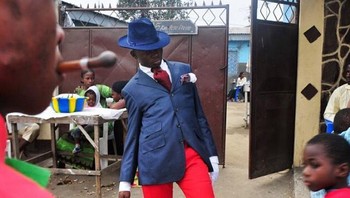 Gucci, Dolce & Gabbana dan lain sebagainya adalah pakaian yang mereka pakai untuk tampil nyentrik. Foto: Instagram @trolleybooks