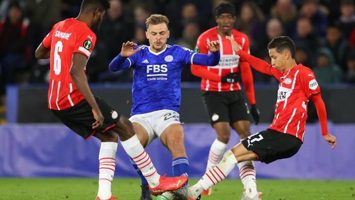 LEICESTER, ENGLAND - APRIL 07: Kiernan Dewsbury-Hall of Leicester City is challenged by Ibrahim Sangare and Mauro Junior of PSV Eindhoven during the UEFA Conference League Quarter Final Leg One match between Leicester City and PSV Eindhoven at  on April 07, 2022 in Leicester, England. (Photo by Catherine Ivill/Getty Images)