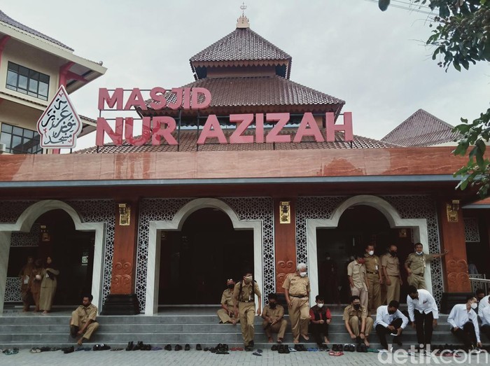 Masjid Nur Azizah kompleks Pemkab Klaten.