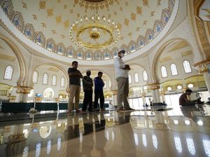 Mencari Berkah Ramadan di Masjid Izzatul Islam Bekasi
