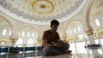 Mencari Berkah Ramadan di Masjid Izzatul Islam Bekasi
