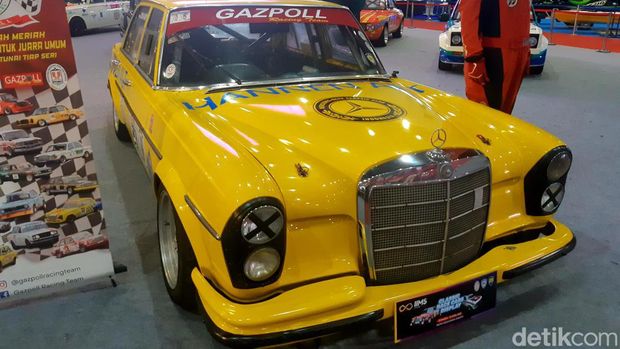 Mobil lawas di IIMS 2022
