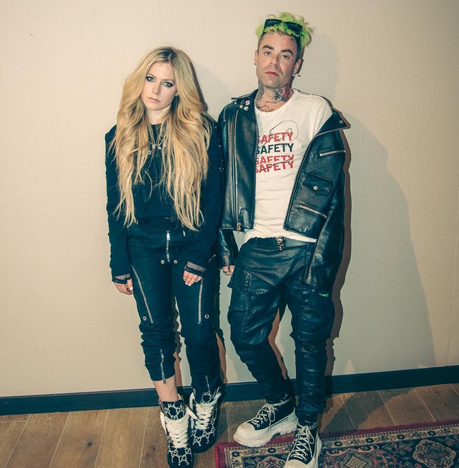 Sejak itu hubungan mereka kian dekat, bukan lagi sebatas rekan bisnis. Foto: Instagram/@modsun