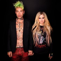 Kedekatan Mod Sun dan Avril Lavigne bermula dari proyek kolaborasi dalam lagu Flames yang rilis pada Januari 2021.  Foto: Instagram/@modsun