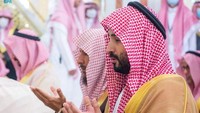 Putra Mahkota ini salat dan berdoa di Masjid Nabawi dan mengunjungi Raudhah (SPA)