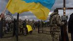 Momen Penuh Haru Pemakaman Prajurit Ukraina