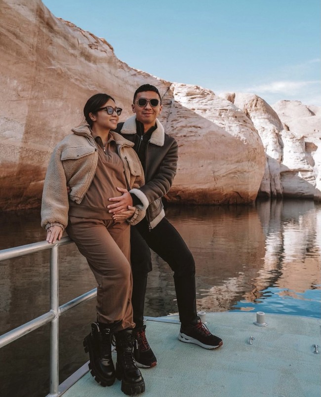 Kabar bahagia datang dari Nikita Willy dan suaminya Indra Priawan. Keduanya tengah menyambut kelahiran anak pertama mereka yang berjenis kelamin laki-laki. Foto: dok. Instagram @nikitawillyofficial94