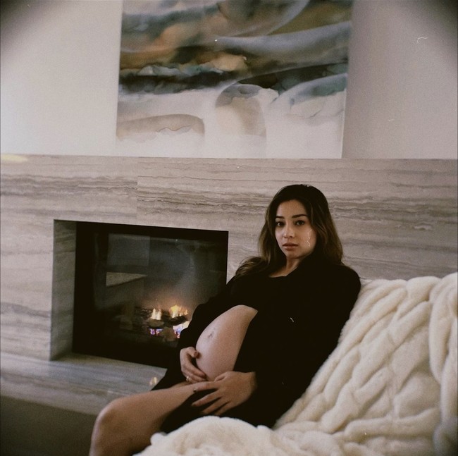 Nikita Willy ditangani oleh dokter yang menangani sejumlah artis Hollywood, salah satunya Kylie Jenner. Kini, dirinya masih dalam proses pemulihan pasca melahirkan. Foto: dok. Instagram @nikitawillyofficial94