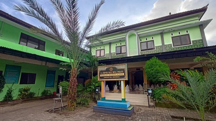 pondok pesantren bali bina insani