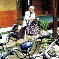 Inilah potret rumah Aa Gym yang sederharna. Berlokasi di Bandung, Jawa Barat, rumah tersebut menggunakan dinding bilik yang terbuat dari bambu. (Foto: Dok. YouTube)