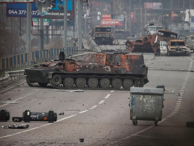 Rusak Berat-Hancur Lebur, Kendaraan Tempur Rusia Ditelantarkan di Ukraina