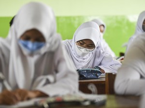 Prediksi Puncak BA.4-BA.5 Bertepatan Jadwal Sekolah Tatap Muka, Amankah?