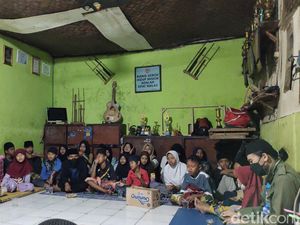 Kisah Seniman Jalanan Rangkasbitung, 26 Tahun Rawat Yatim Piatu