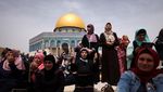 Suasana Salat Jumat Pertama di Kompleks Al Aqsa