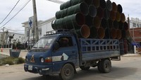 Sementara itu, di Indonesia pemerintah mencanangkan zero Over Dimension Over Loading (ODOL) atau truk obesitas di 2023. Pasalnya, pemerintah mengklaim, kerugian karena truk obesitas mencapai Rp 43 triliun per tahun. Itu belum lagi adanya risiko kecelakaan.