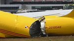 Tergelincir Saat Mendarat, Pesawat Boeing 757 Ini Patah Jadi Dua