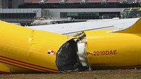 Dilansir Associated Press (AP), Jumat (8/4/2022), pemadam kebakaran mengatakan Boeing 757 itu awalnya lepas landas dari Bandara Juan Santamaria di bagian barat ibukota Kosta Rika, tetapi kru pesawat memutuskan untuk kembali ke bandara setelah mendeteksi adanya kegagalan dalam sistem hidrolik pesawat