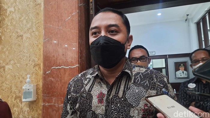 wali kota surabaya eri cahyadi