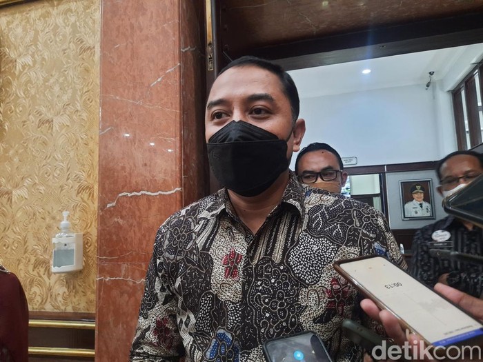 wali kota surabaya eri cahyadi