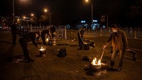 Menurut kepercayaan masyarakat, uang bisa membelikanmu kebahagiaan bahkan di akhirat. Sehingga dengan membakar uang palsu, mereka bisa memastikan bahwa leluhurnya memiliki banyak uang di dunia setelah kematian.   