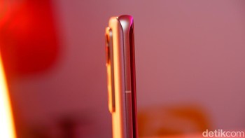 Punya tepian membulat untuk kenyamaan saat digenggam. Foto: Adi Fida Rahman/detikINET