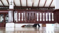 Menurut masyarakat Marunda masjid ini dibangun oleh Falatehan (Fatahillah).