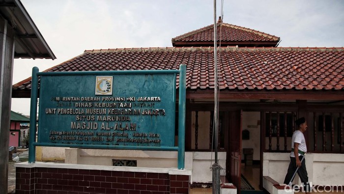 Masjid Al Alam atau biasa disebut Masjid Si Pitung merupakan salah satu situs cagar budaya di Jakarta Utara. Yuk kita lihat.