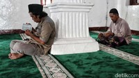 Saat ini salat tarawih telah kembali dilakukan di masjid ini.