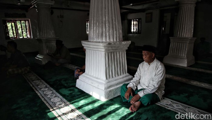 Yuk Lihat Cagar Budaya Masjid Si Pitung di Marunda Masjid Al Alam atau biasa disebut Masjid Si Pitung merupakan salah satu situs cagar budaya di Jakarta Utara. Yuk kita lihat.