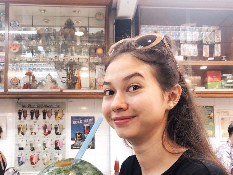 Yuki Kato Pemeran Pretty Little Liars, Ternyata Doyan Ngopi