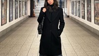 Yuki Kato, aktris Indonesia yang kini sedang berperan dalam series berjudul Pretty Little Liars. Pemeran lainnya adalah Anya Geraldine, Caitlin Halderman, Valerie Thomas, dan Shindy Huang. Foto: Instagram @yukikt